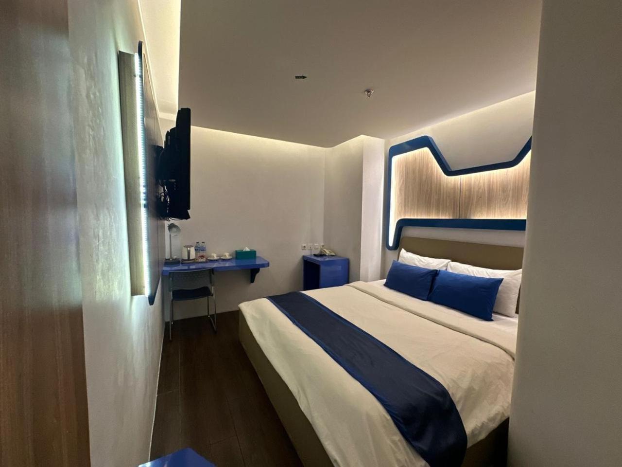 Golden Palace Hotel Batu Merah Exterior photo